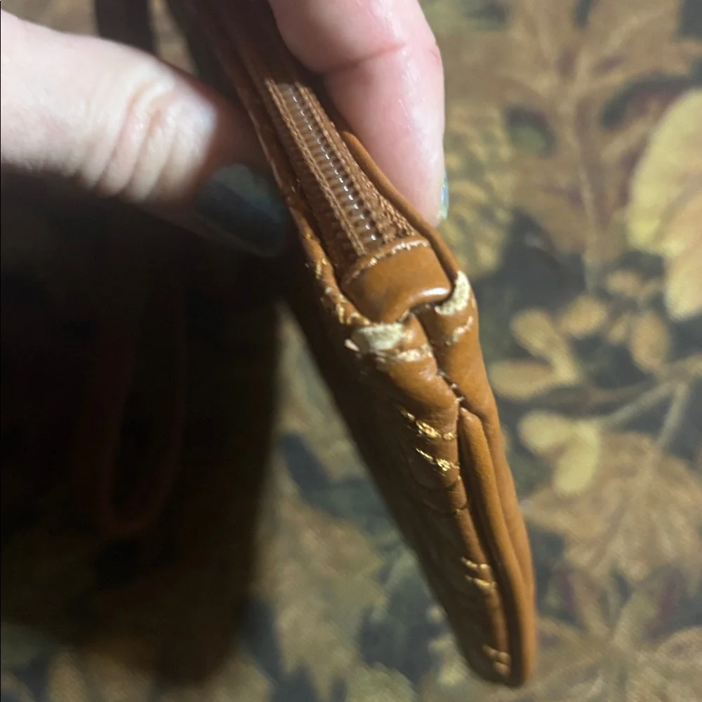 ~BUNDLE ONLY~Express Quilted Tan Wristlet